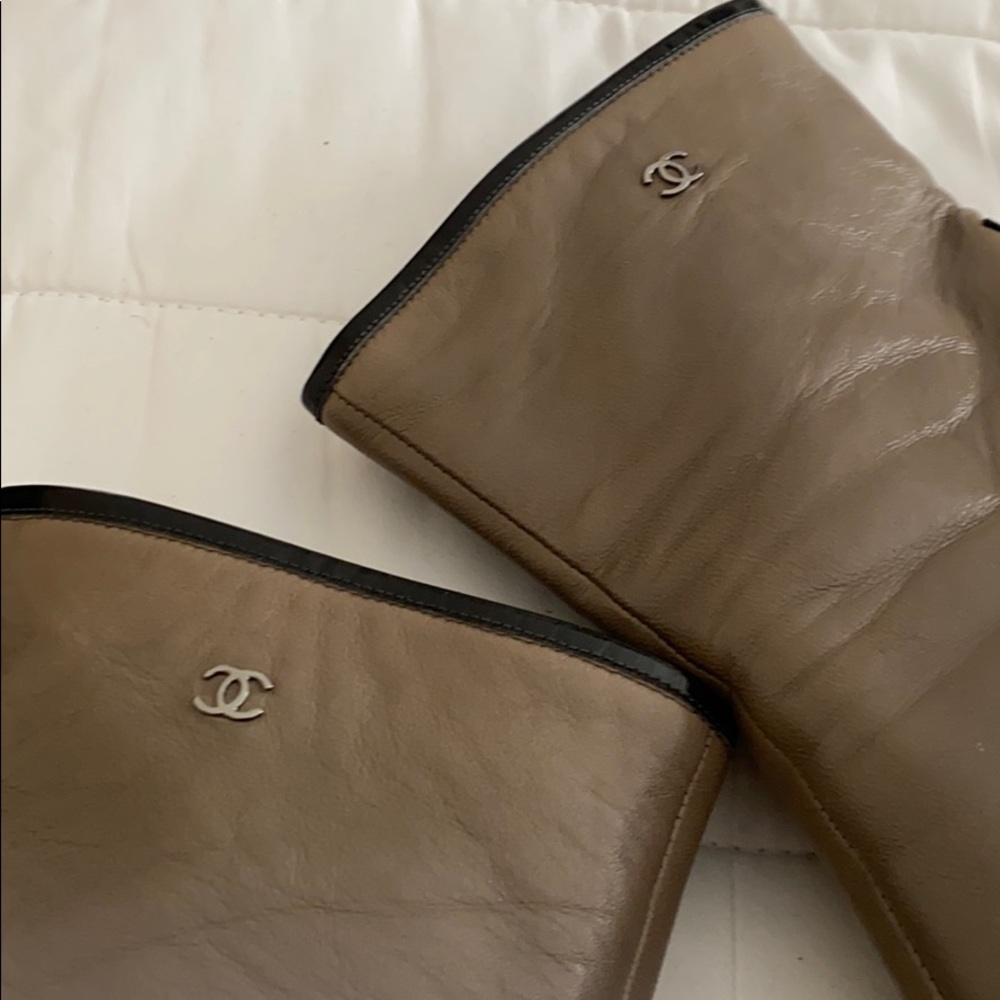 Chanel leather booties Gray w black used - Picture 4 of 7